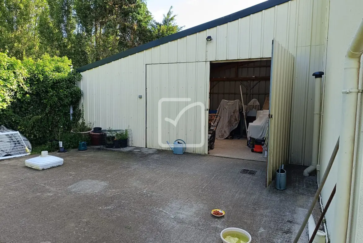 Maison 3 chambres sur grand terrain de 4765 m² à Illifaut 