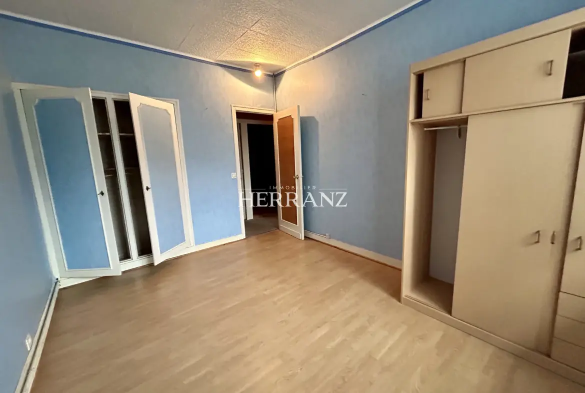 Maison à vendre à Libourne - 4 pièces avec cour et atelier 