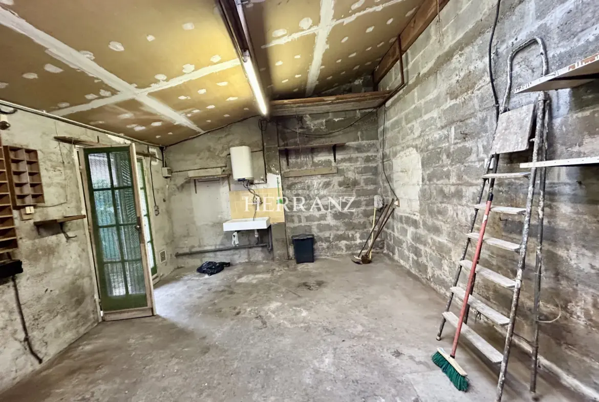 Maison à vendre à Libourne - 4 pièces avec cour et atelier 