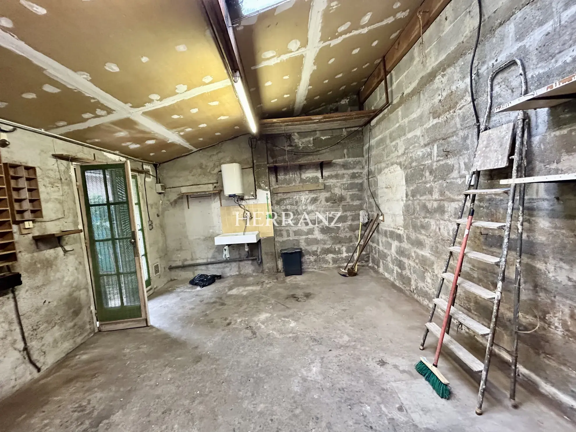 Maison à vendre à Libourne - 4 pièces avec cour et atelier 
