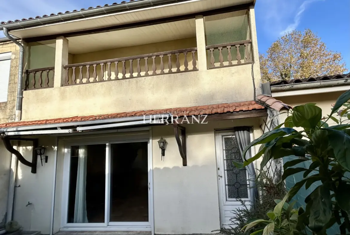 Maison à vendre à Libourne - 4 pièces avec cour et atelier 