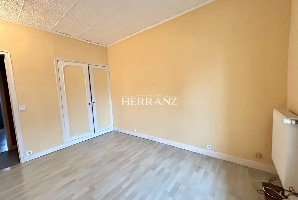 Maison à vendre à Libourne - 4 pièces avec cour et atelier 