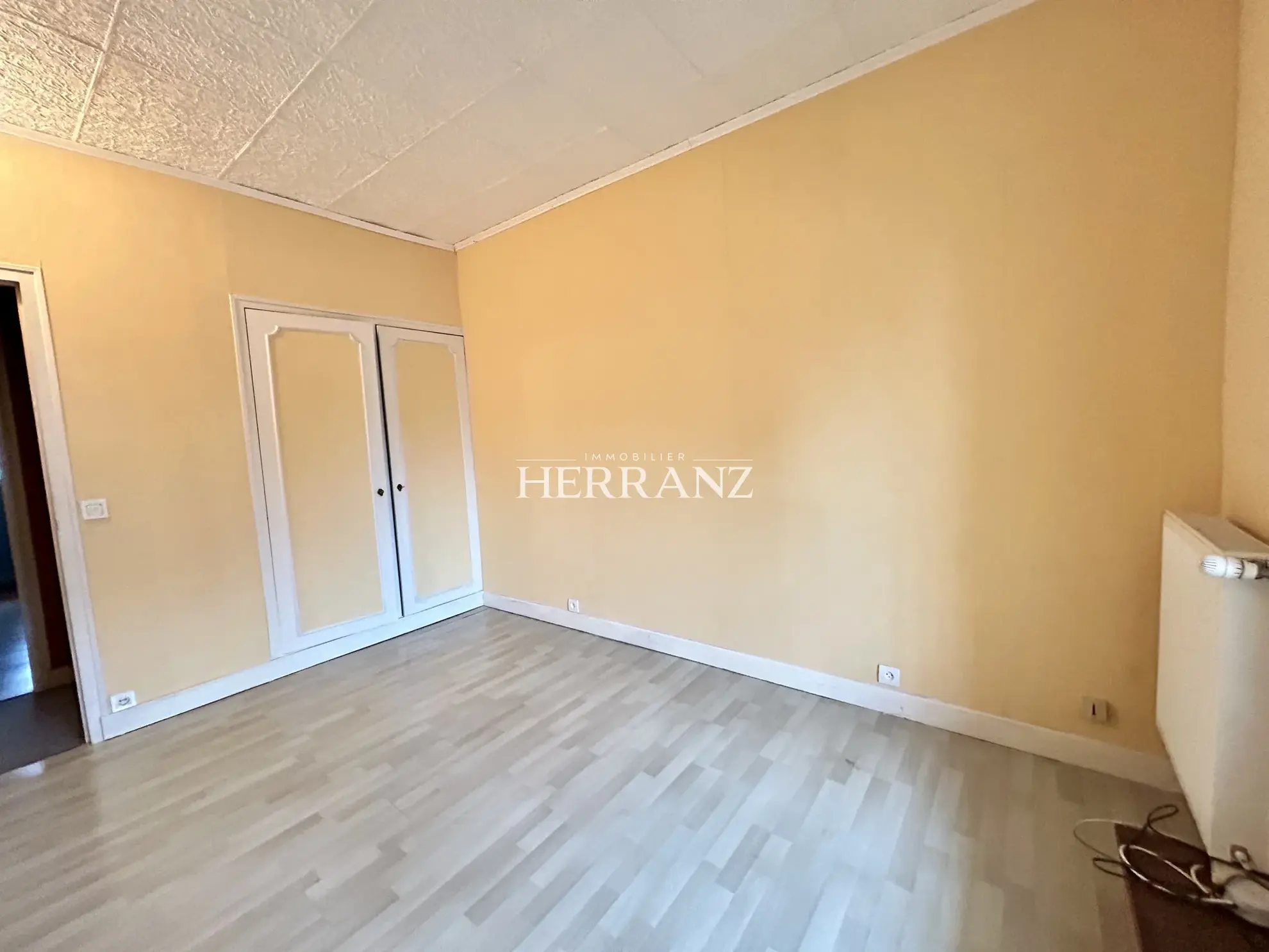 Maison à vendre à Libourne - 4 pièces avec cour et atelier 