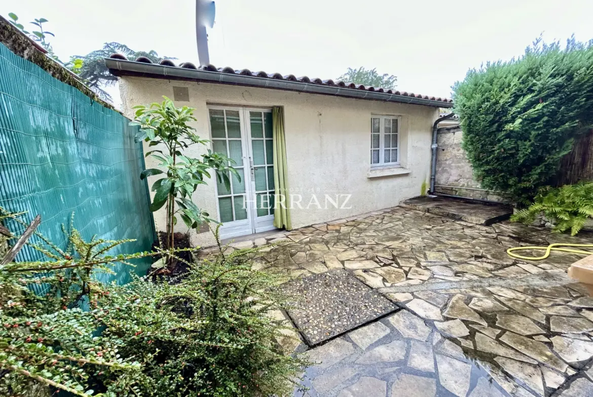 Maison à vendre à Libourne - 4 pièces avec cour et atelier 