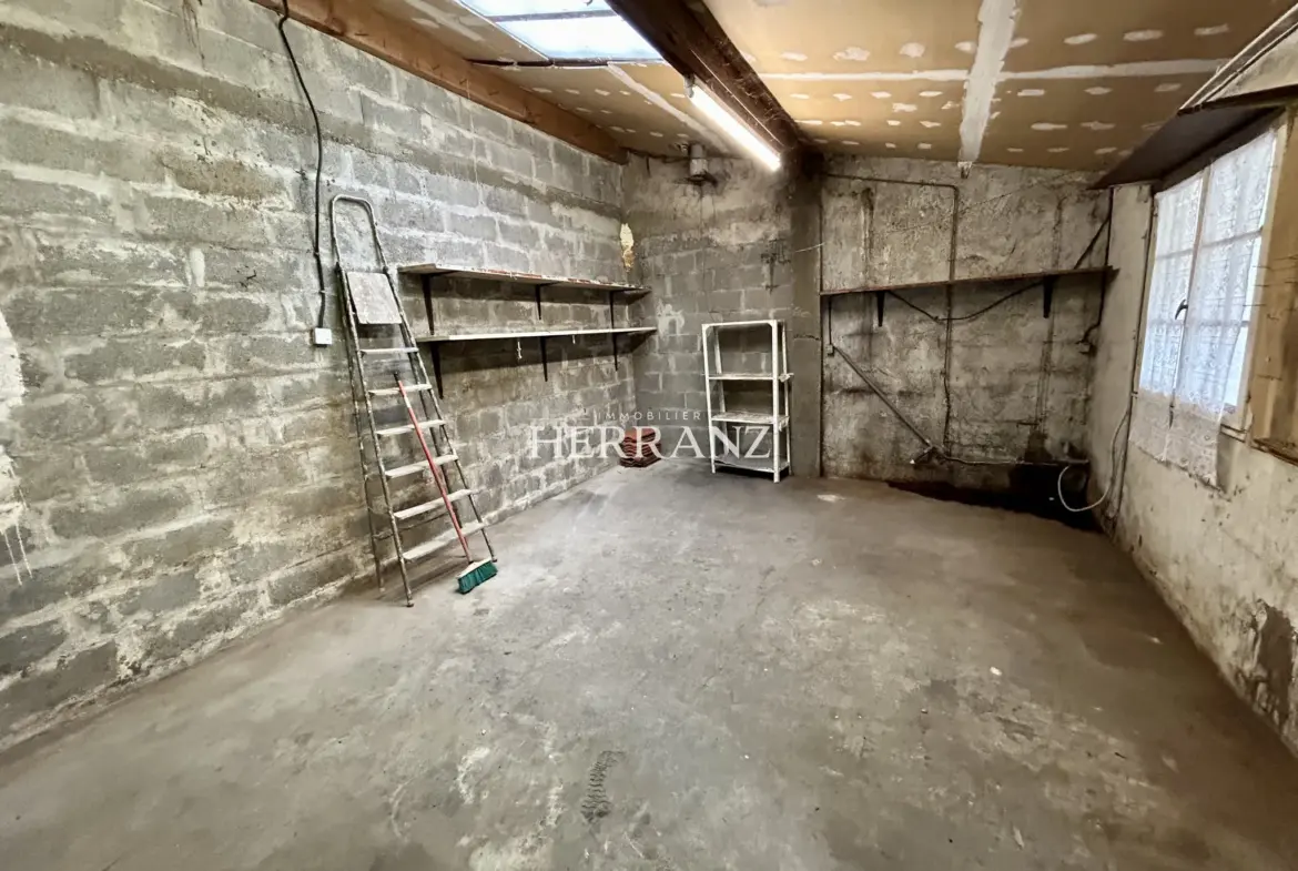 Maison à vendre à Libourne - 4 pièces avec cour et atelier 