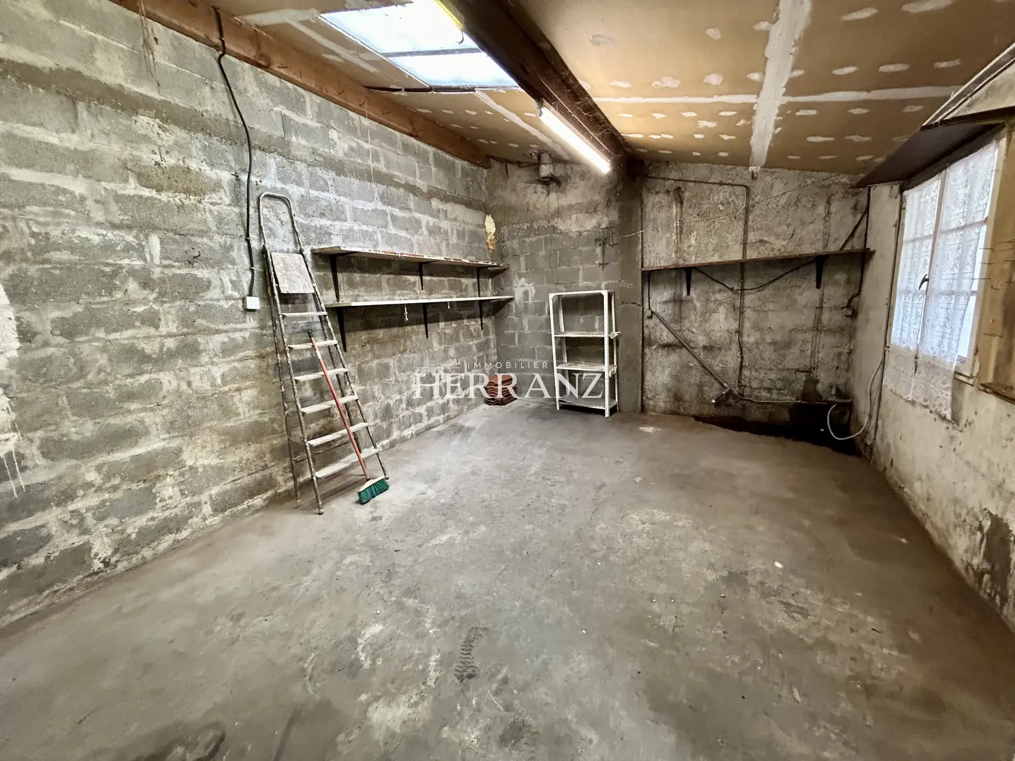 Maison à vendre à Libourne - 4 pièces avec cour et atelier 