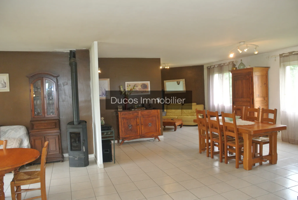 Maison à vendre à Miramont de Guyenne - 4 357 m² 
