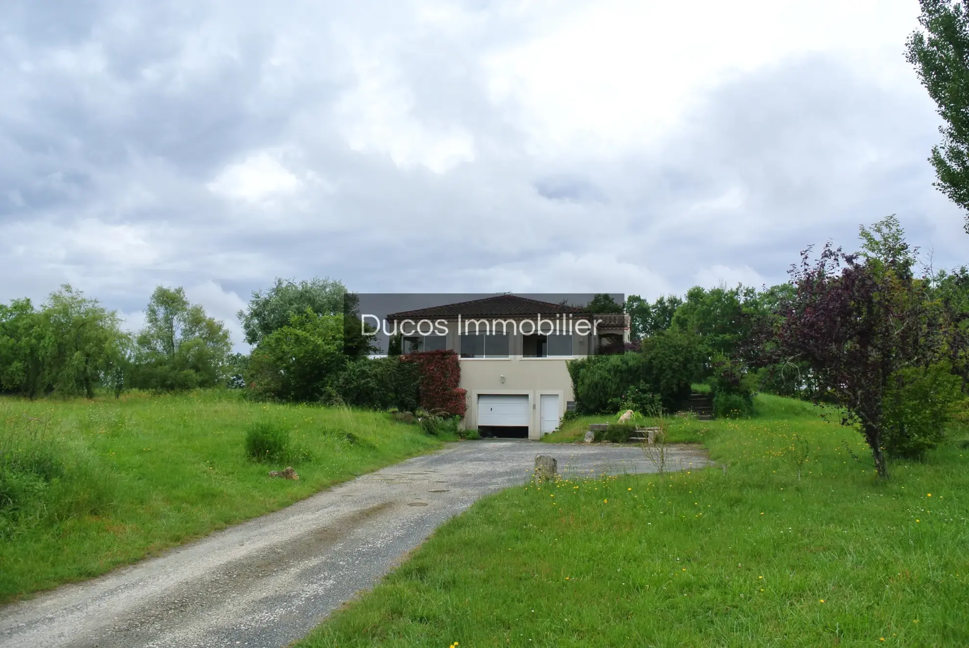 Maison à vendre à Miramont de Guyenne - 4 357 m² 