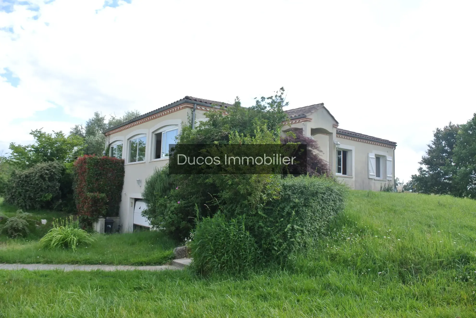 Maison à vendre à Miramont de Guyenne - 4 357 m² 