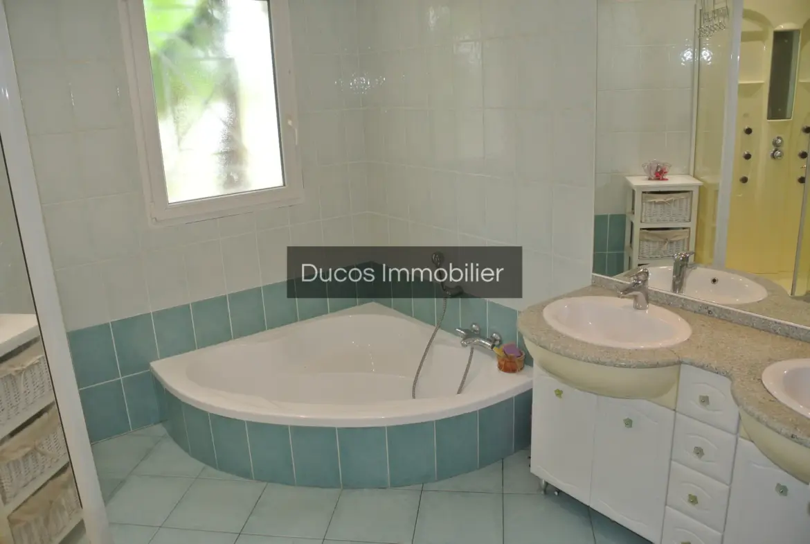 Maison à vendre à Miramont de Guyenne - 4 357 m² 