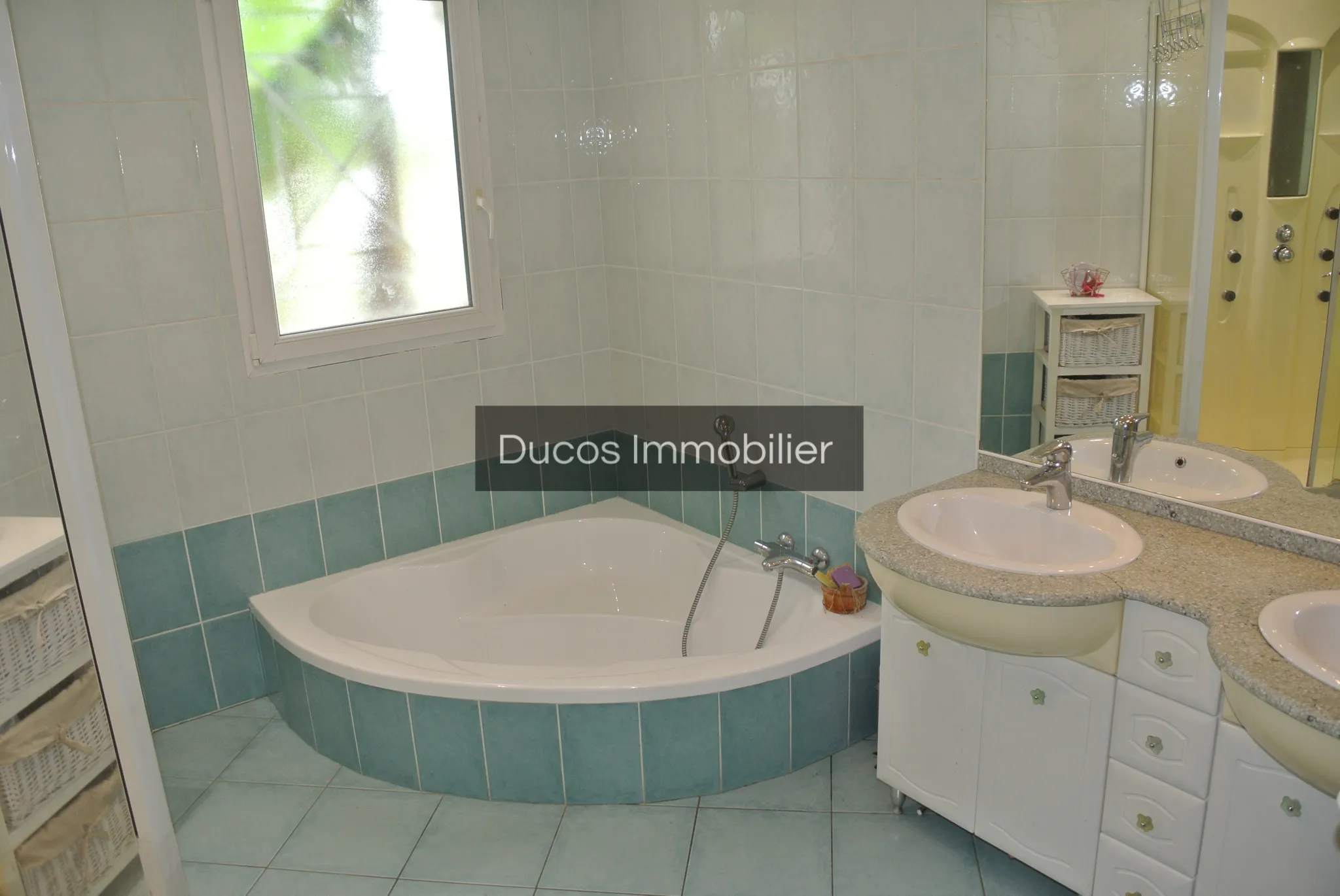 Maison à vendre à Miramont de Guyenne - 4 357 m² 