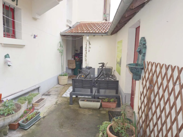Appartement de type F3 à Vichy avec garage et cour 