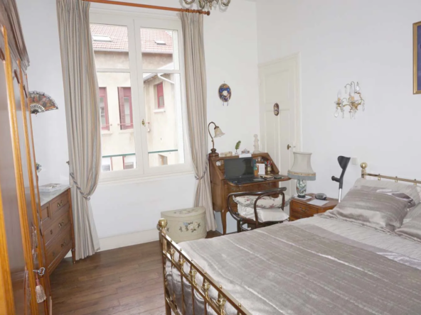 Appartement de type F3 à Vichy avec garage et cour 