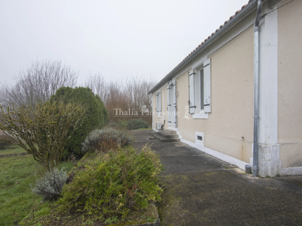 Maison agréable avec jardin à Ribérac 