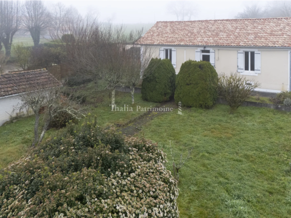 Maison agréable avec jardin à Ribérac 