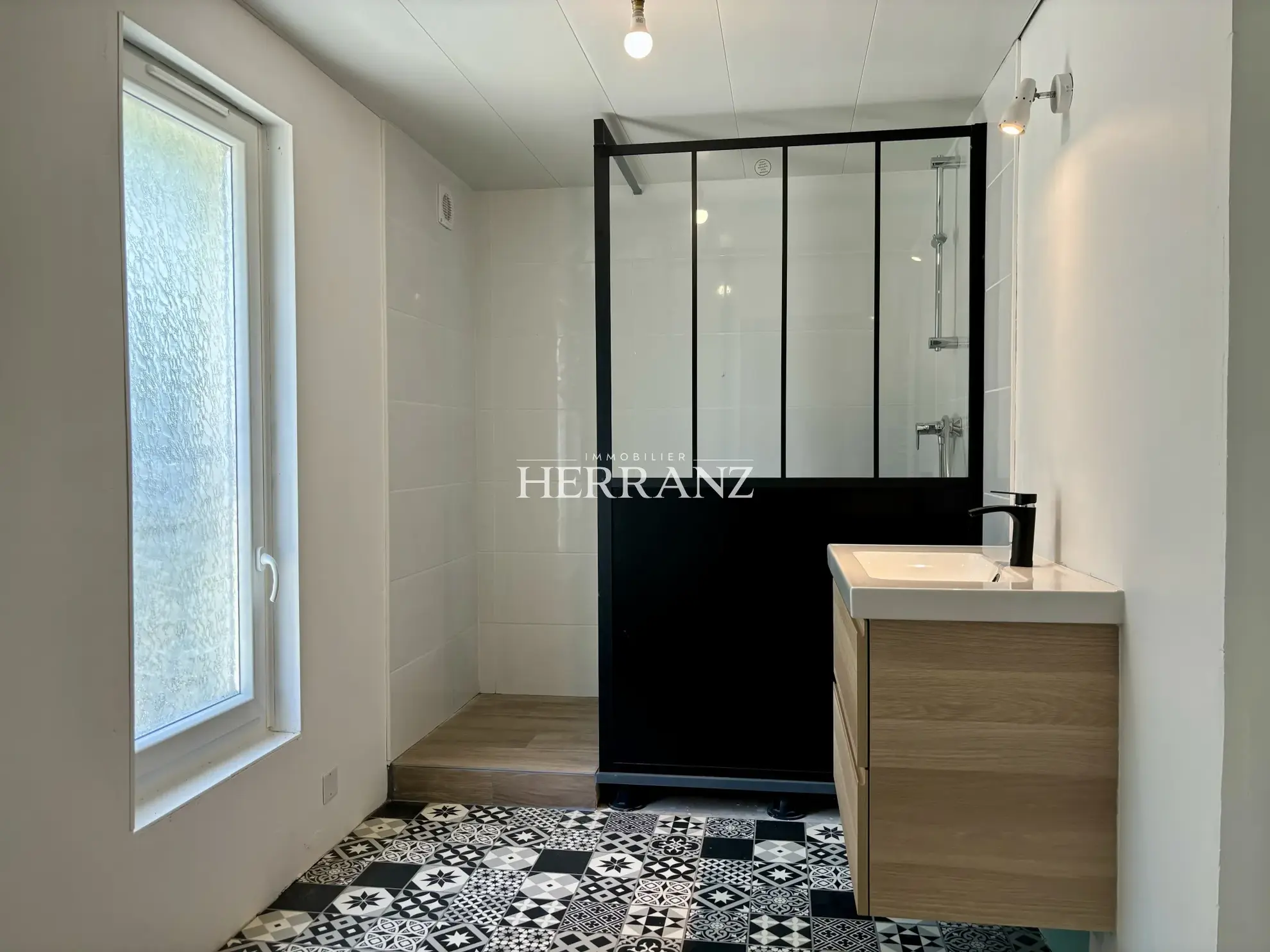 Maison en pierre de 160 m² avec 3 chambres à Saint-Germain du Puch 