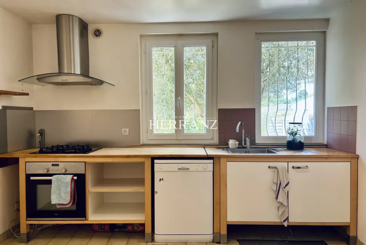 Maison en pierre de 160 m² avec 3 chambres à Saint-Germain du Puch 