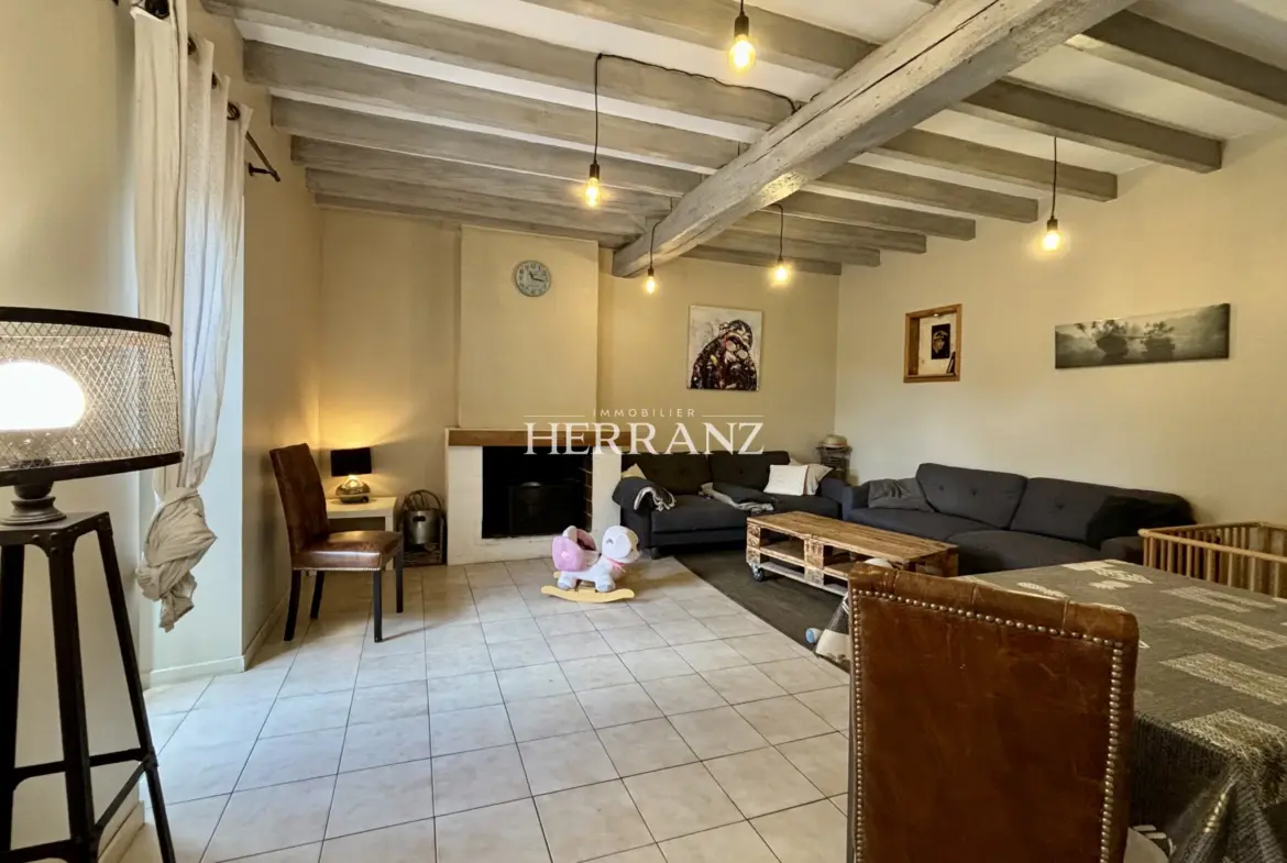 Maison en pierre de 160 m² avec 3 chambres à Saint-Germain du Puch 