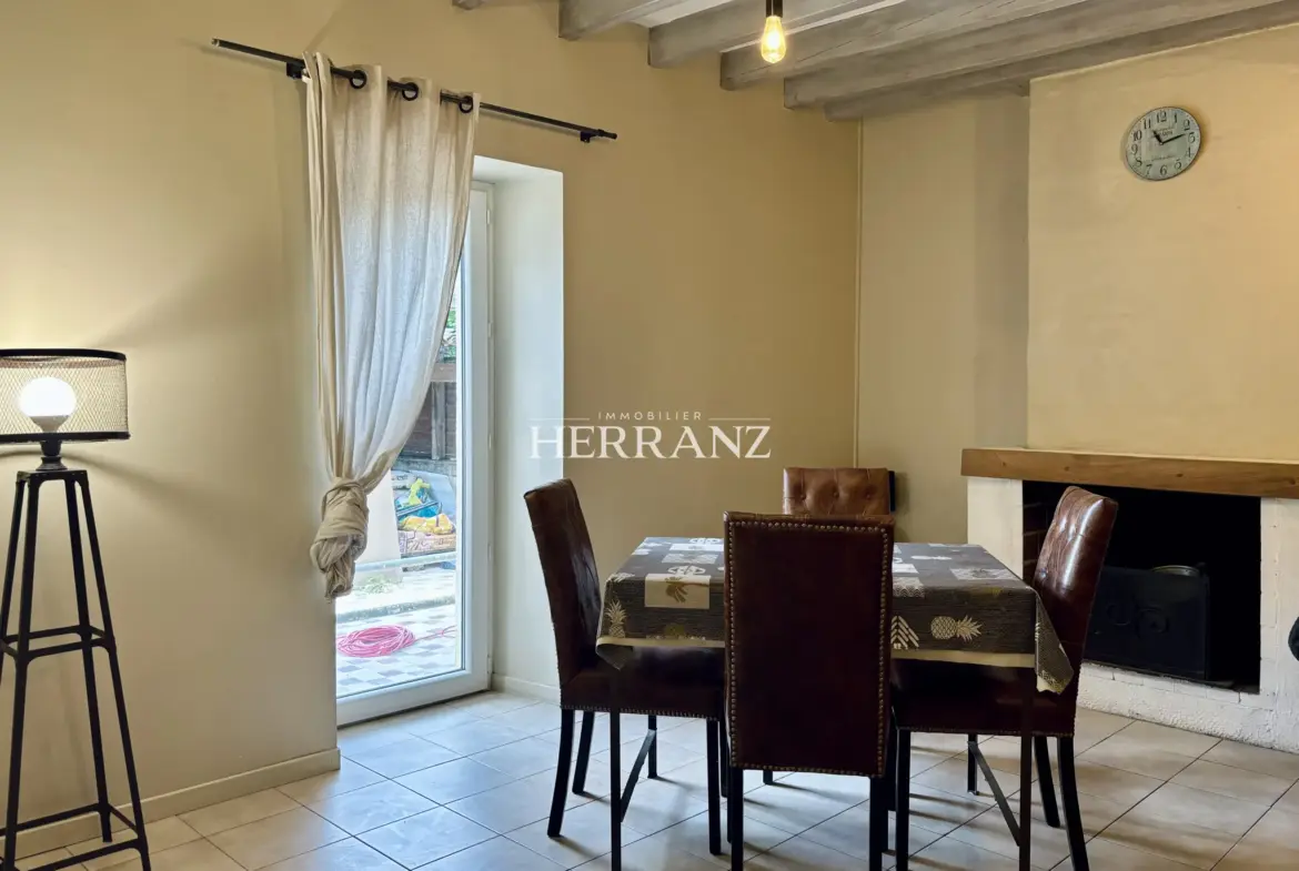 Maison en pierre de 160 m² avec 3 chambres à Saint-Germain du Puch 