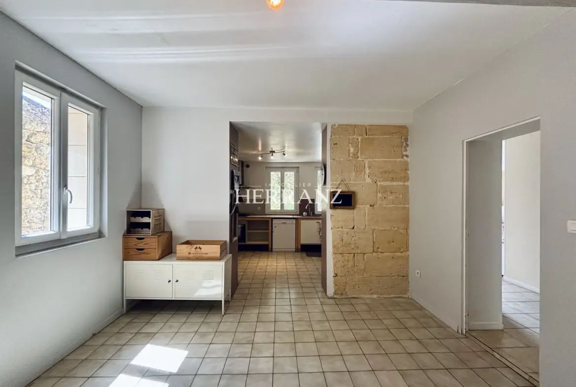 Maison en pierre de 160 m² avec 3 chambres à Saint-Germain du Puch 