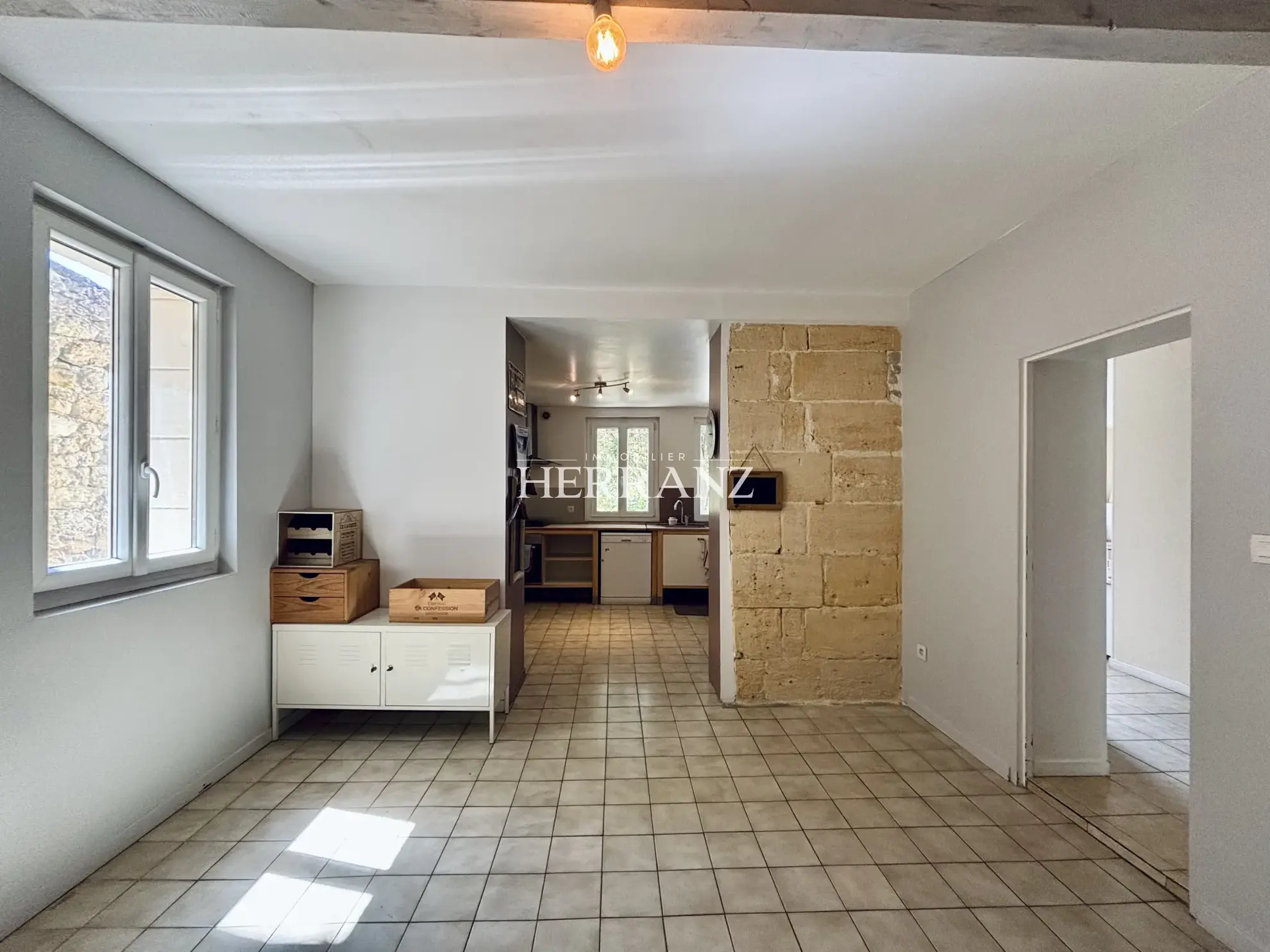 Maison en pierre de 160 m² avec 3 chambres à Saint-Germain du Puch 