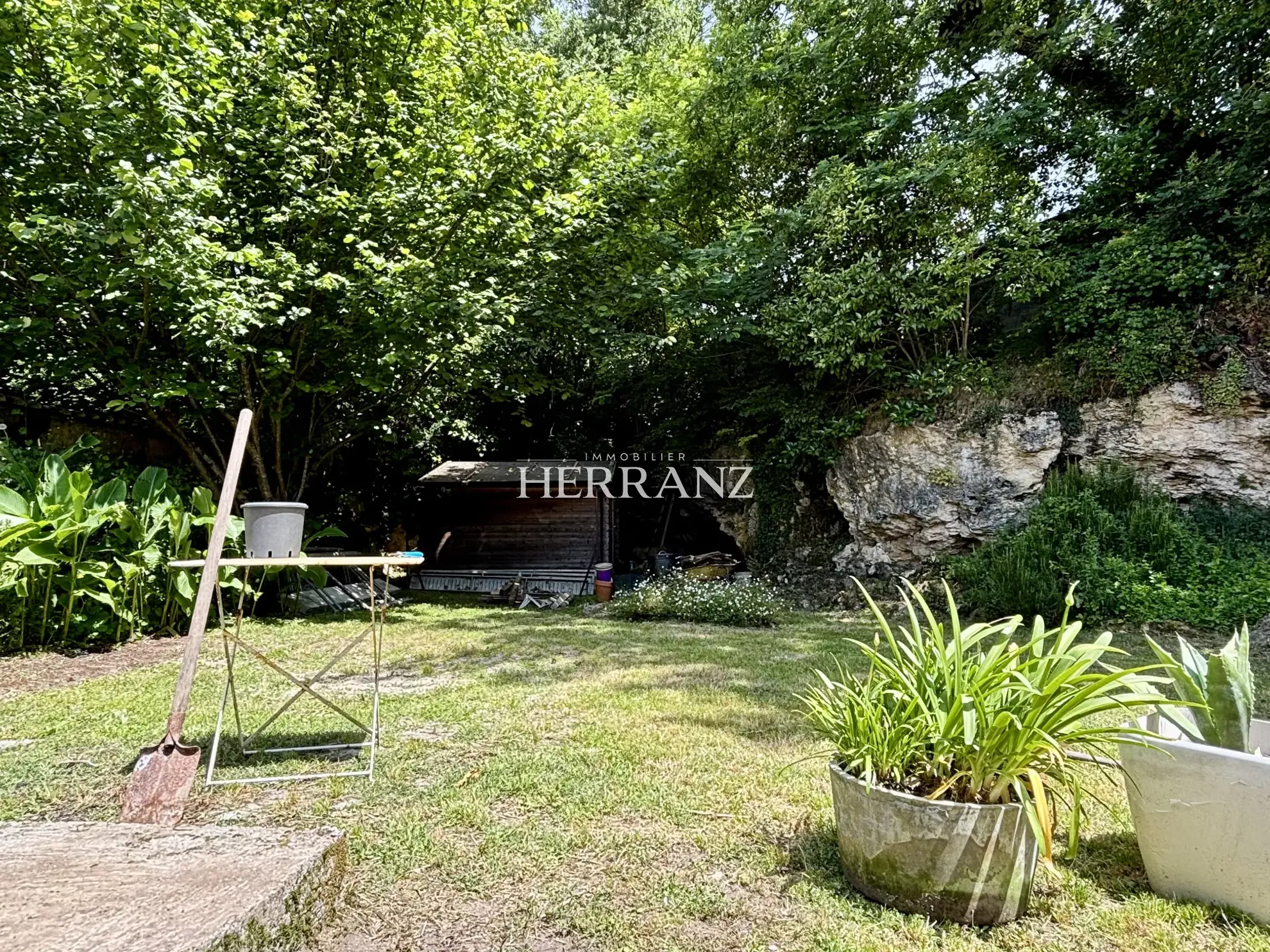 Maison en pierre de 160 m² avec 3 chambres à Saint-Germain du Puch 