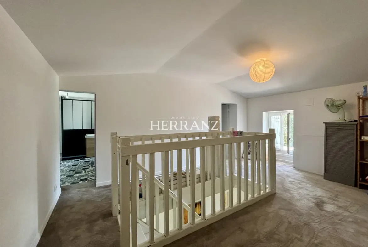 Maison en pierre de 160 m² avec 3 chambres à Saint-Germain du Puch 