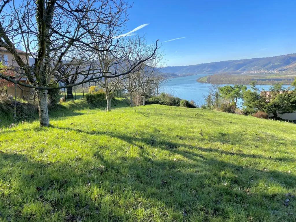 À vendre : Terrain de 970 m² avec vue sur le Rhône à Saint-Vallier