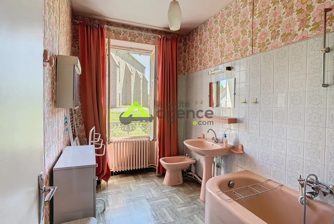 Grande Maison de Village à Franseches - 9 Pièces, 216 m² 