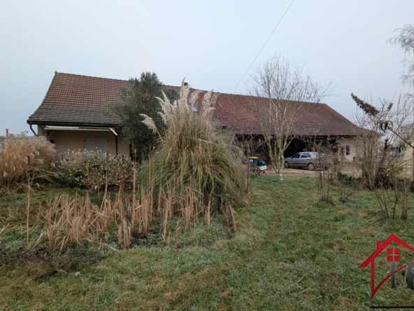 Fermette à rénover à Beauvernois - 138 m² sur 6600 m² de terrain 
