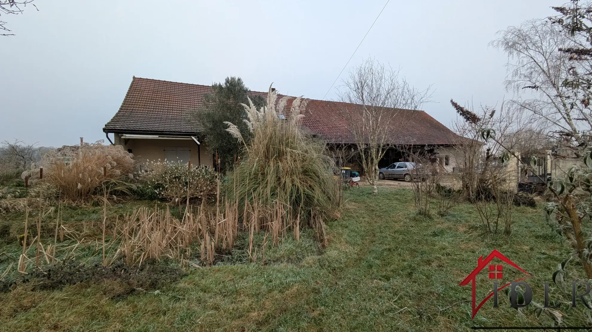 Fermette à rénover à Beauvernois - 138 m² sur 6600 m² de terrain 