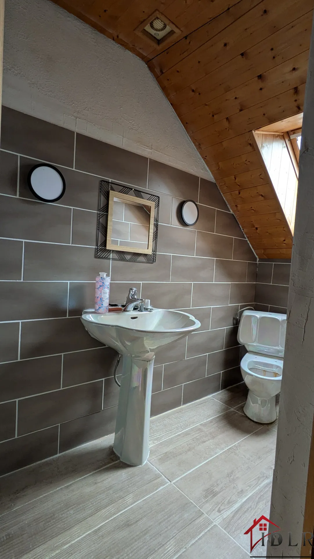 Fermette à rénover à Beauvernois - 138 m² sur 6600 m² de terrain 