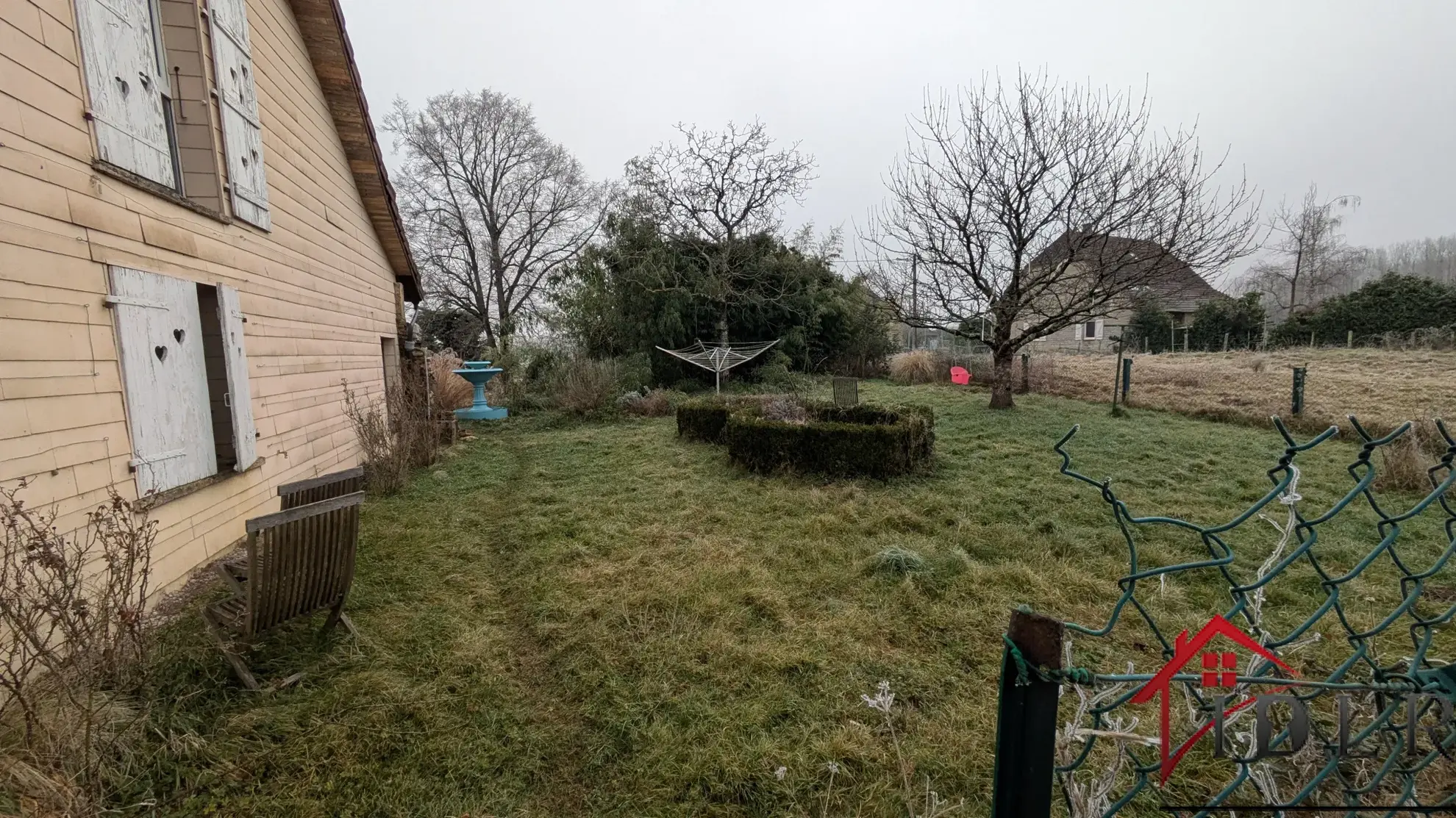 Fermette à rénover à Beauvernois - 138 m² sur 6600 m² de terrain 