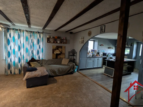 Fermette à rénover à Beauvernois - 138 m² sur 6600 m² de terrain 
