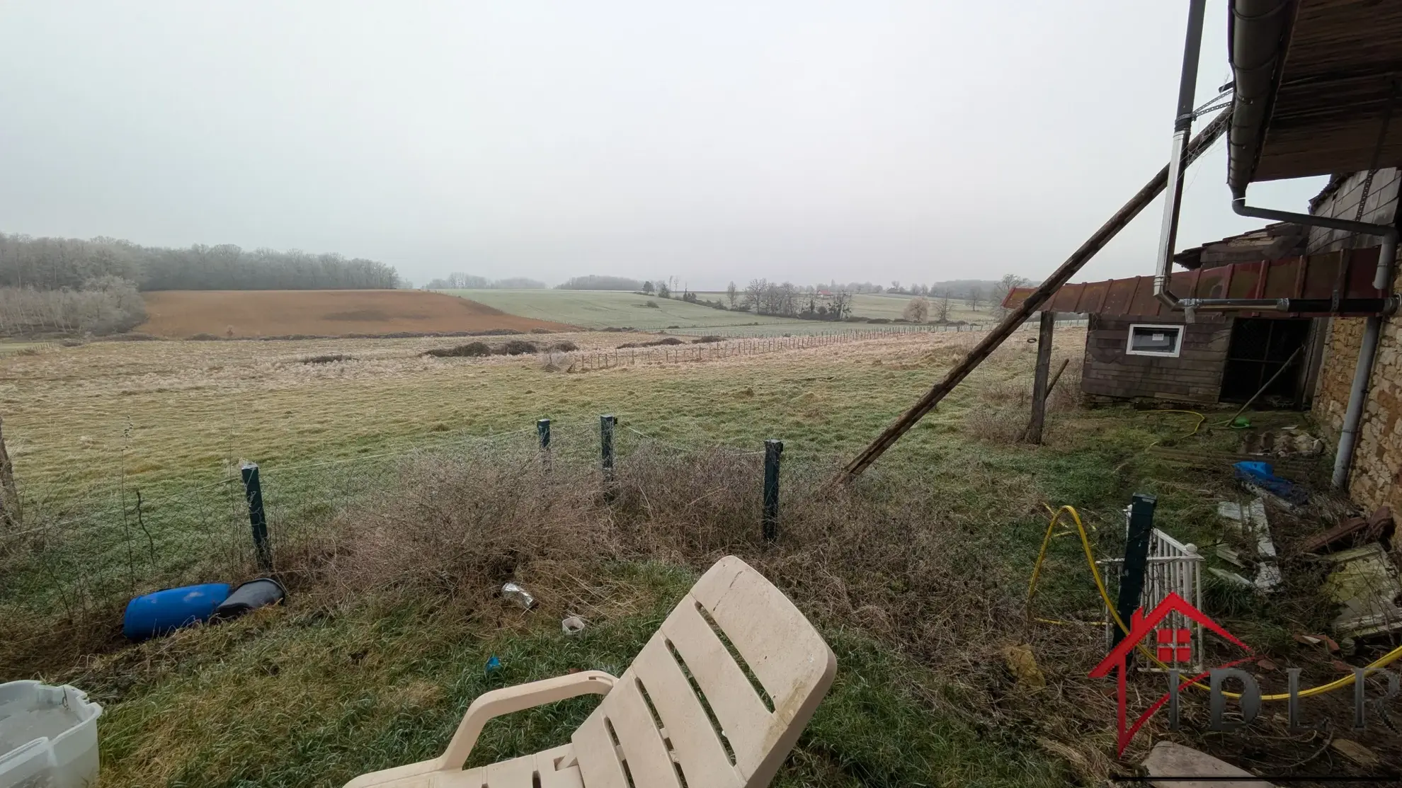 Fermette à rénover à Beauvernois - 138 m² sur 6600 m² de terrain 