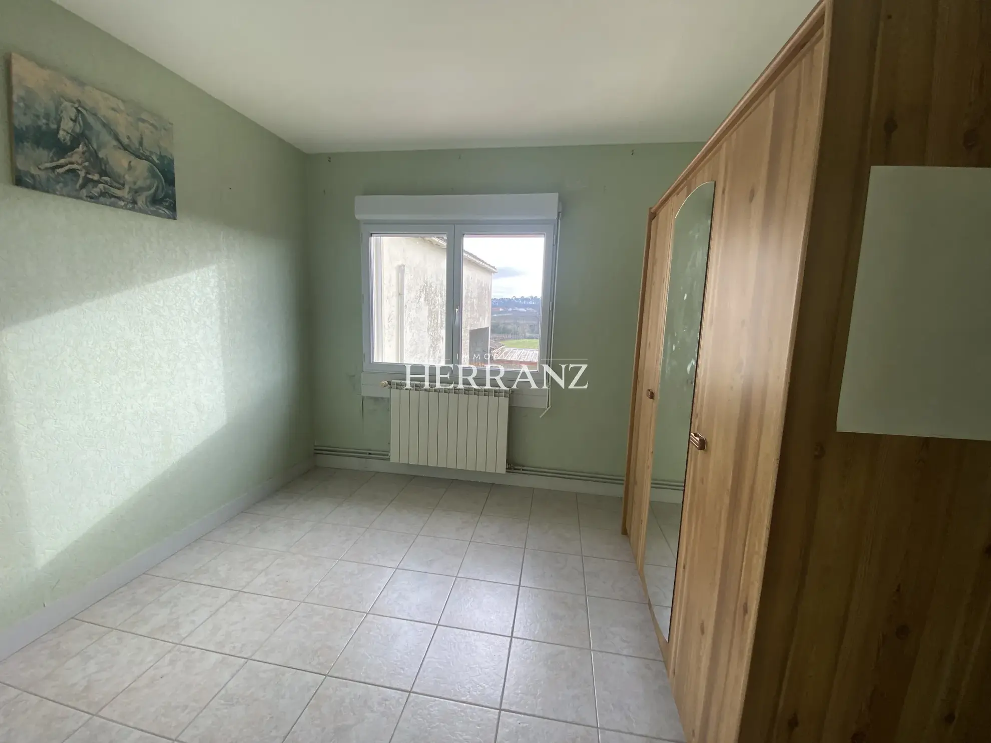 Maison familiale avec belle façade en moellon - 218 m² à Les Salles de Castillon 