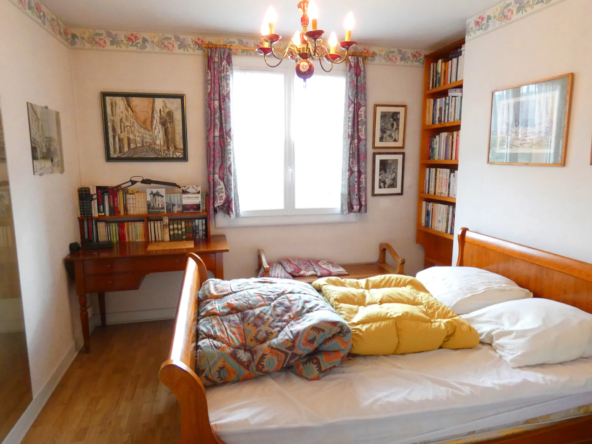 À vendre : Appartement T4 à Aurillac avec balcon et garage 