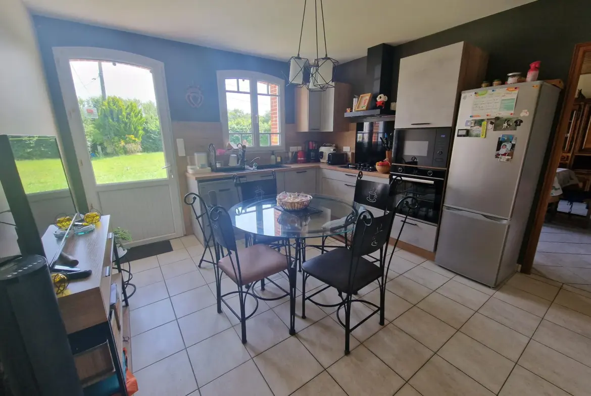 Propriété avec bâtiments sur 1 hectare à Chateauneuf 