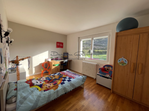 Maison rénovée avec jardin à Cours-la-Ville 