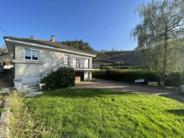 Maison rénovée avec jardin à Cours-la-Ville 