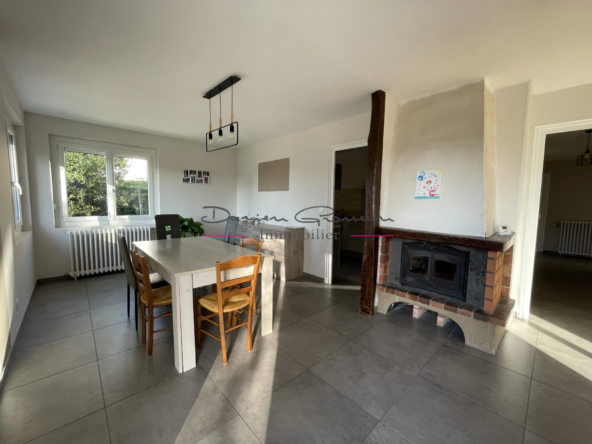 Maison rénovée avec jardin à Cours-la-Ville 