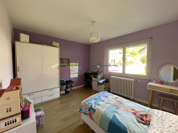 Maison rénovée avec jardin à Cours-la-Ville 