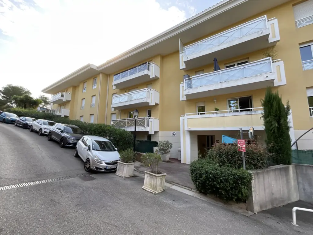EXCLUSIVITÉ - Appartement 2 Pièces Dernier Étage à Cannes la Bocca