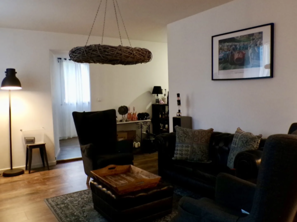Vente Maison à Saint-Gérand-Le-Puy avec Atelier et Restaurant 