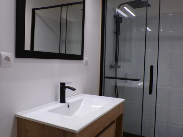 Vente Maison à Saint-Gérand-Le-Puy avec Atelier et Restaurant 