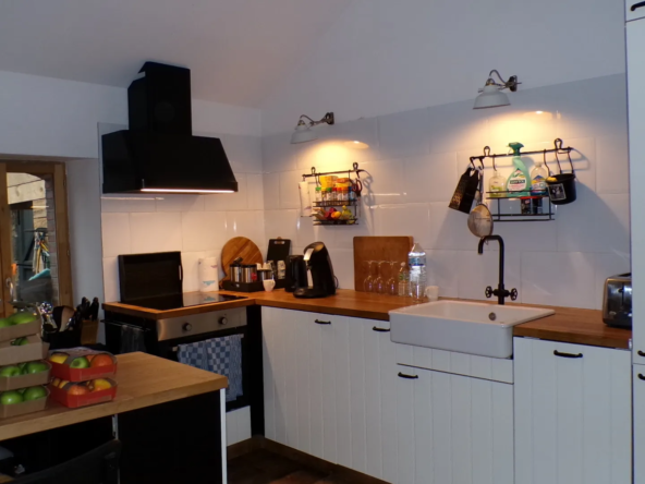 Vente Maison à Saint-Gérand-Le-Puy avec Atelier et Restaurant 