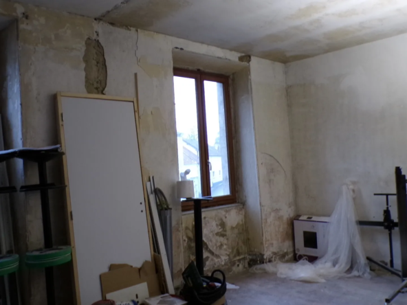 Vente Maison à Saint-Gérand-Le-Puy avec Atelier et Restaurant 