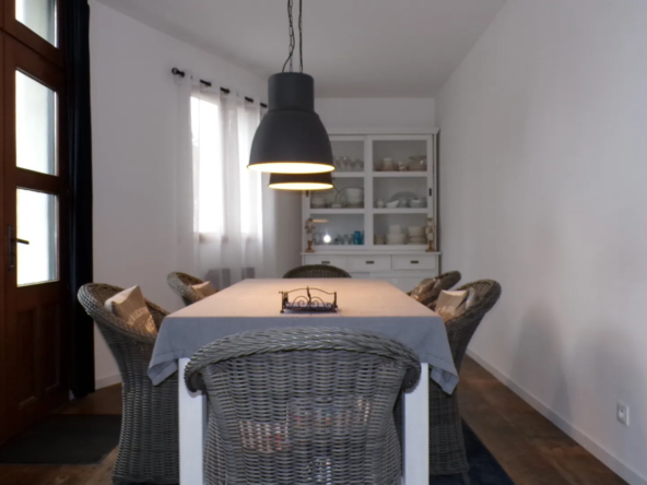 Vente Maison à Saint-Gérand-Le-Puy avec Atelier et Restaurant 