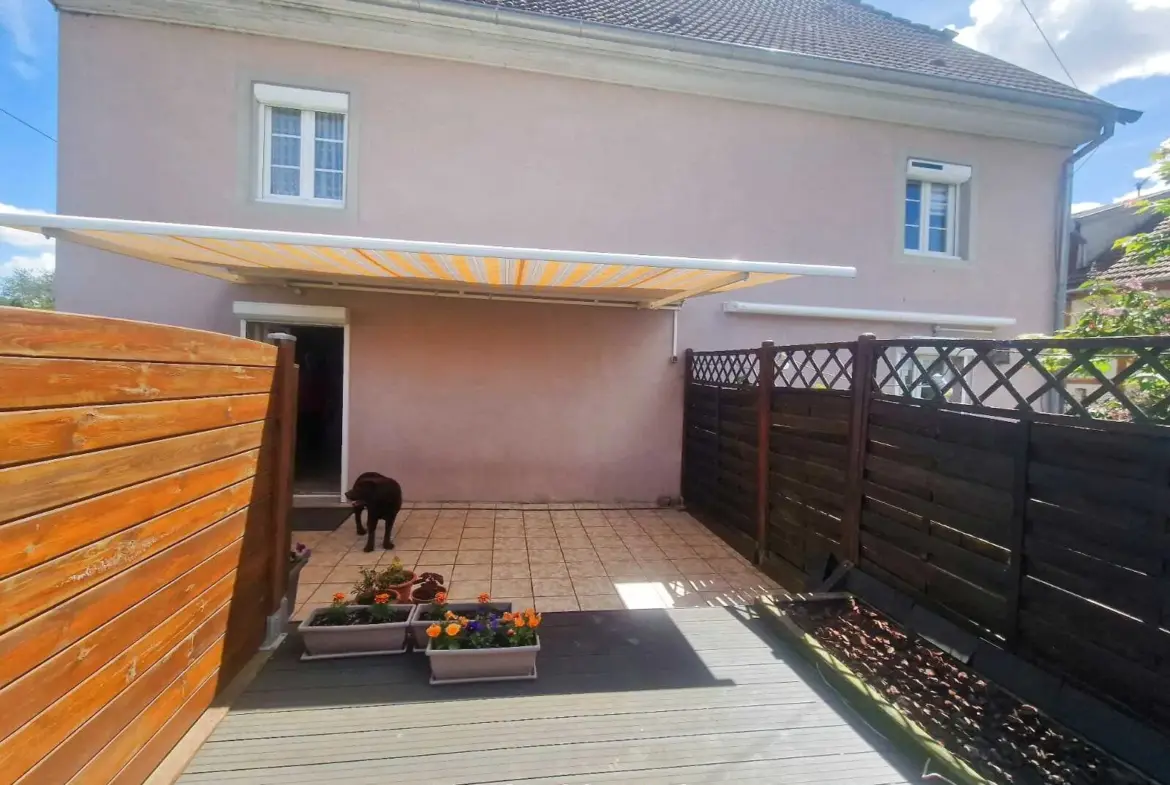À vendre : Triplex soigné à Bettendorf avec terrasse ensoleillée 