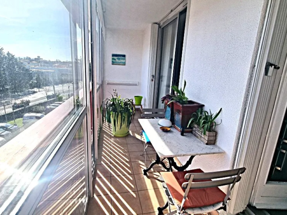 À vendre : T3 lumineux au dernier étage à Anglet 